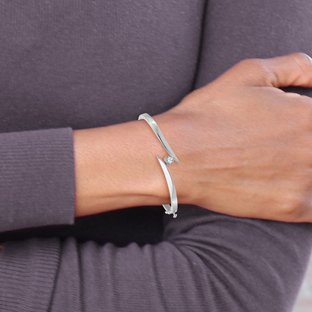 14k White Gold A Diamond Hinged Bangle