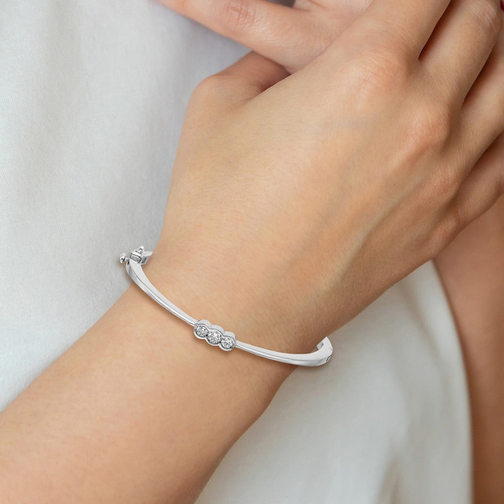 14k White Gold AAA Diamond Hinged Bangle